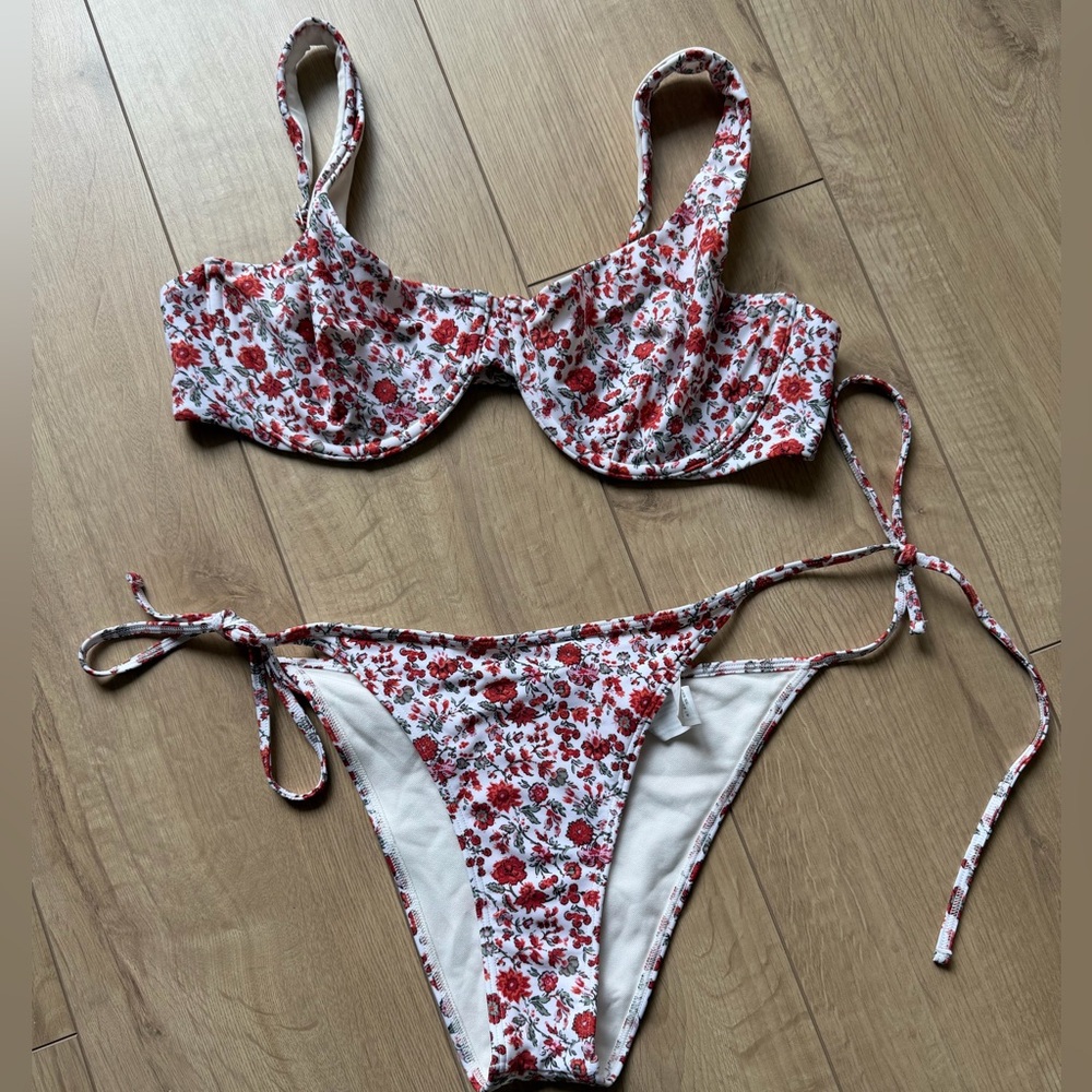 Abercrombie & Fitch Red and White Floral Bikini